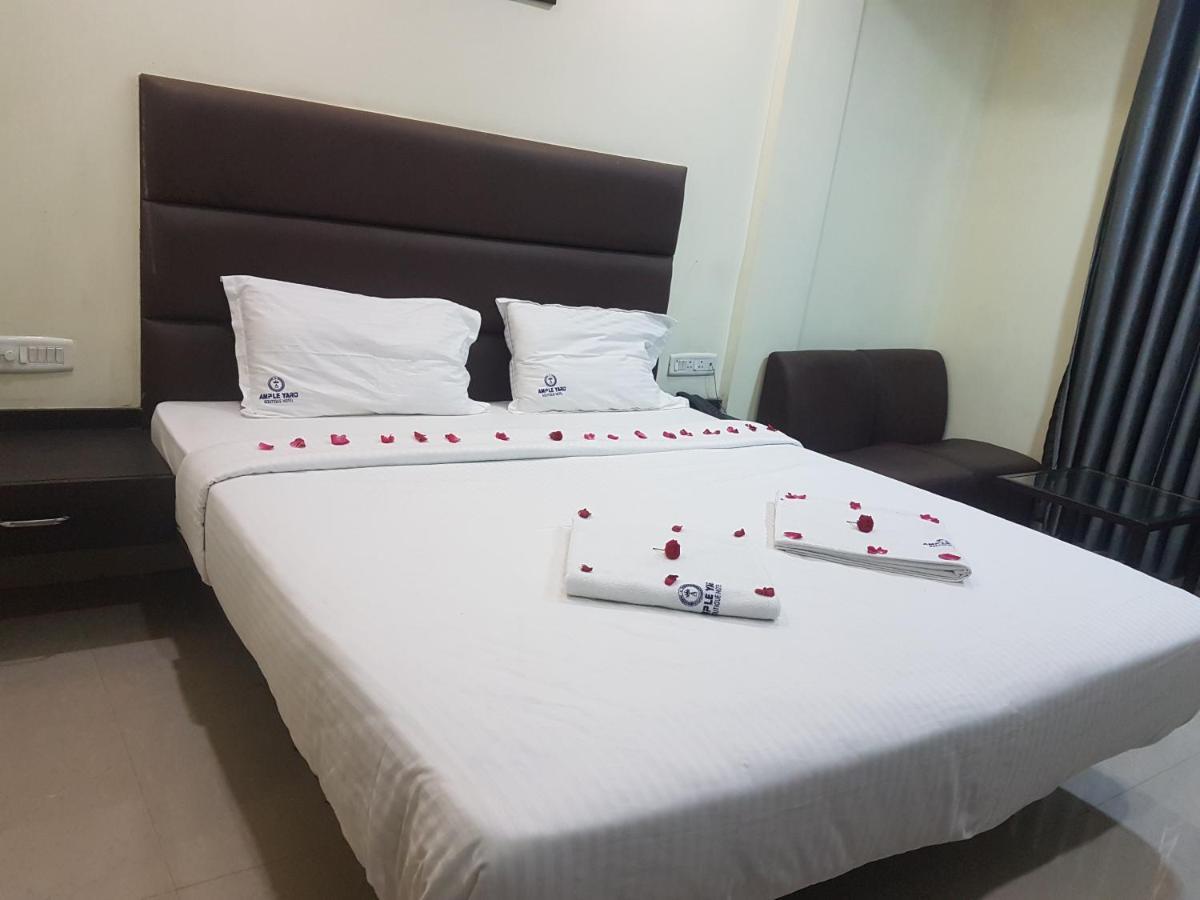 Ample Yard Hotel Chennai Exterior foto